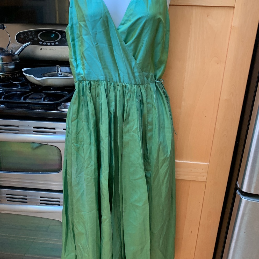 Dosa 100% silk wraparound Dress size 1 or small US gorgeous green